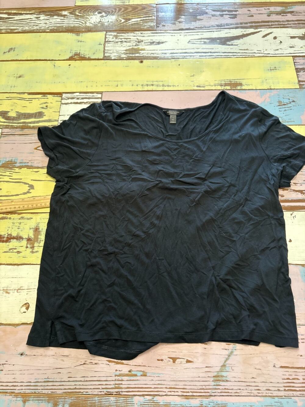 Banana Republic crew neck top with a relaxed fit black size L Women